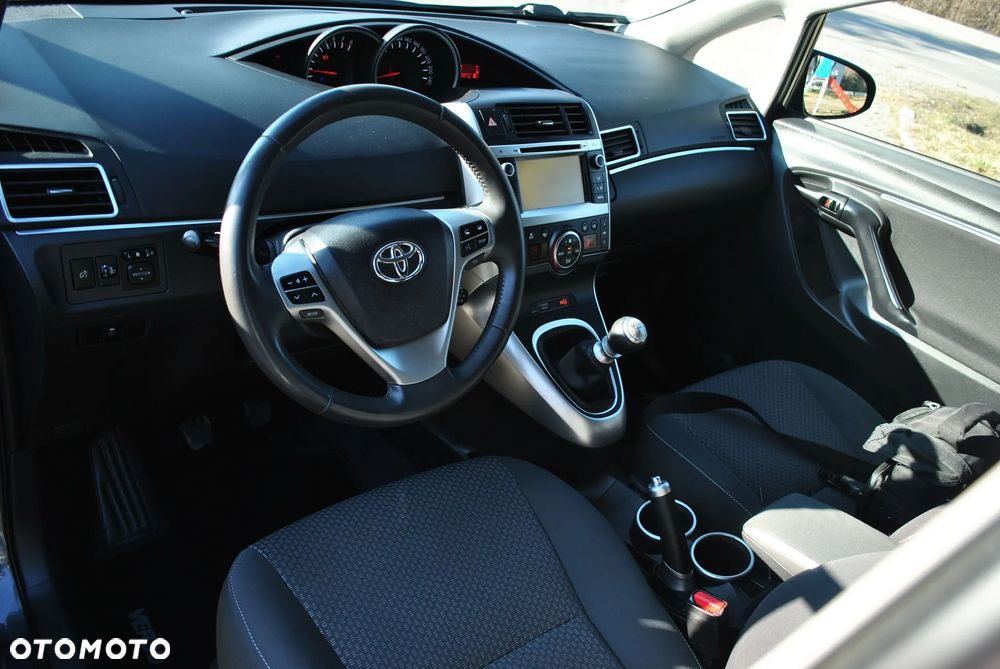 Toyota Verso 1.6 Premium 7os - 2