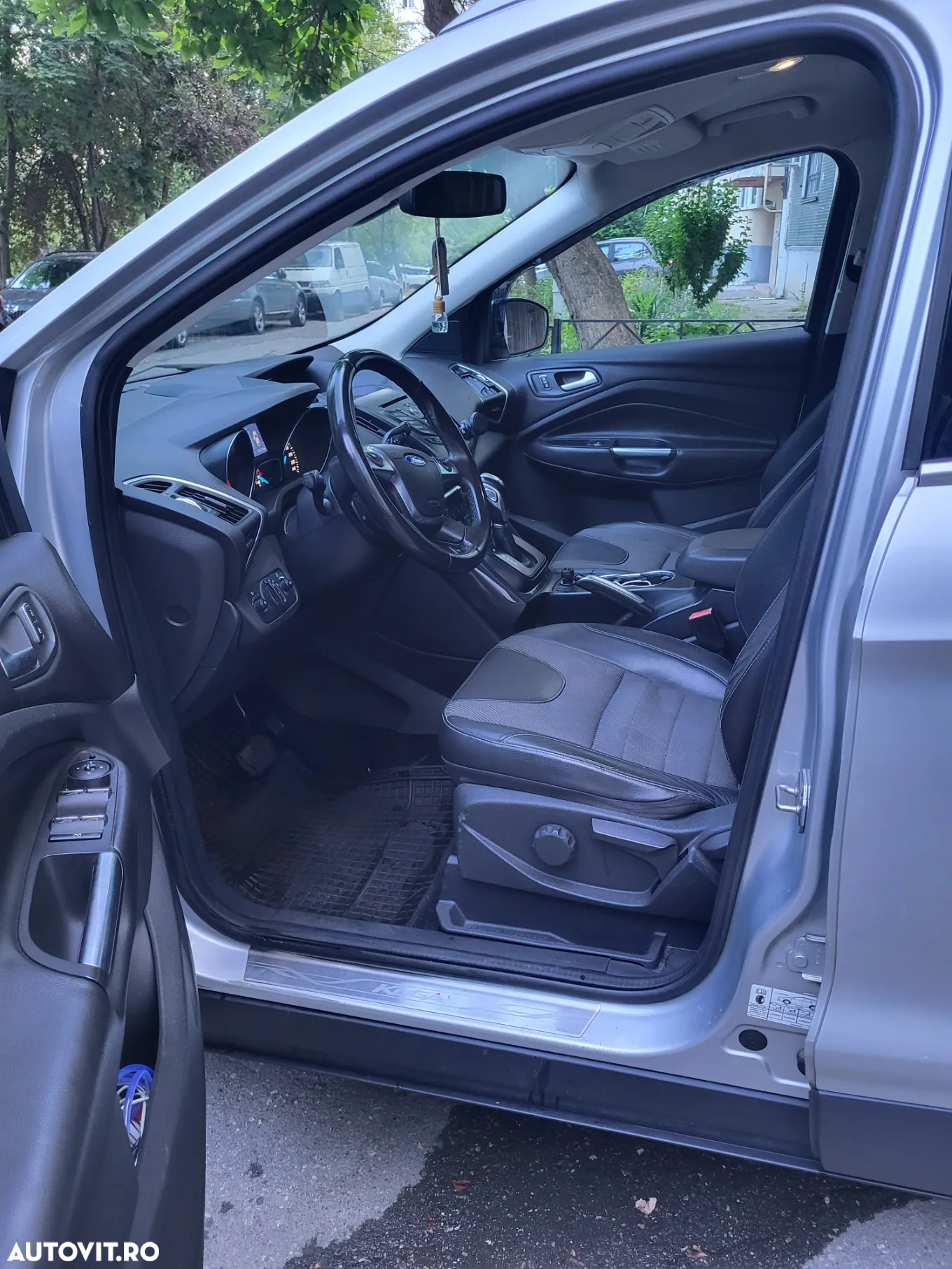 Ford Kuga 2.0 TDCi 4WD Powershift Titanium - 3