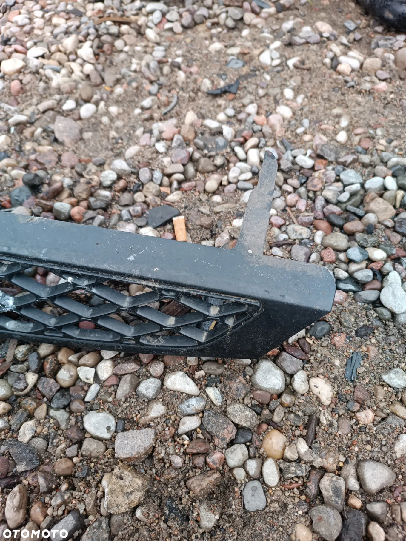 FORD FOCUS MK1 GRILL ATRAPA 2M518200 - 2