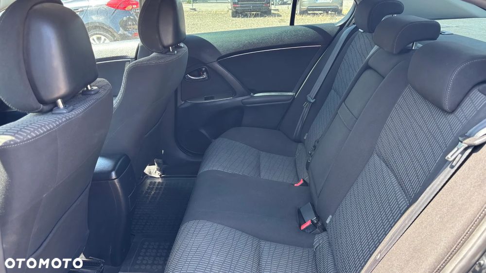 Toyota Avensis 2.0 D-4D - 19