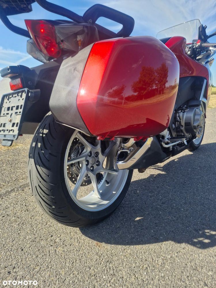 Honda VFR - 8