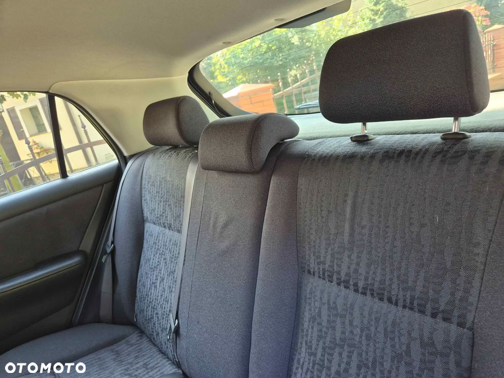Toyota Corolla 1.6 VVT-i Sol - 17