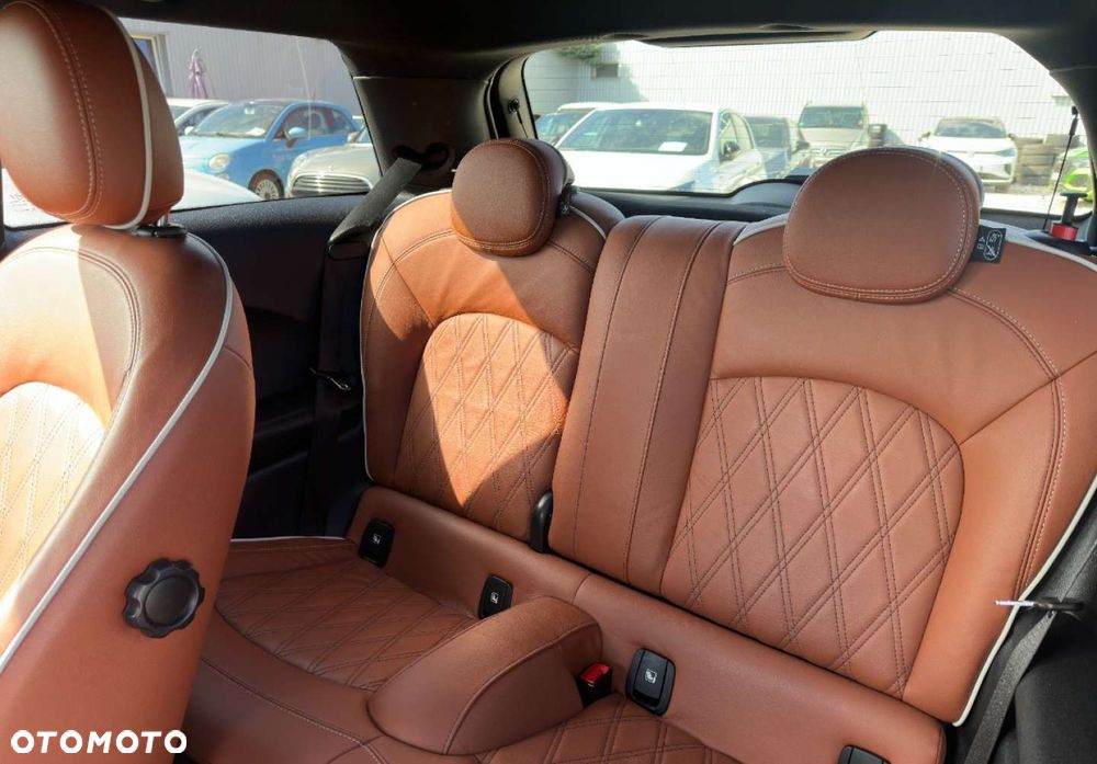 MINI John Cooper Works - 13