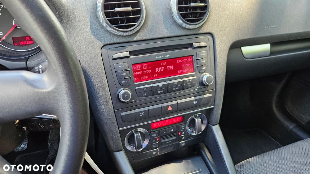 Audi A3 Sportback 2.0 TDI DPF Ambiente - 27