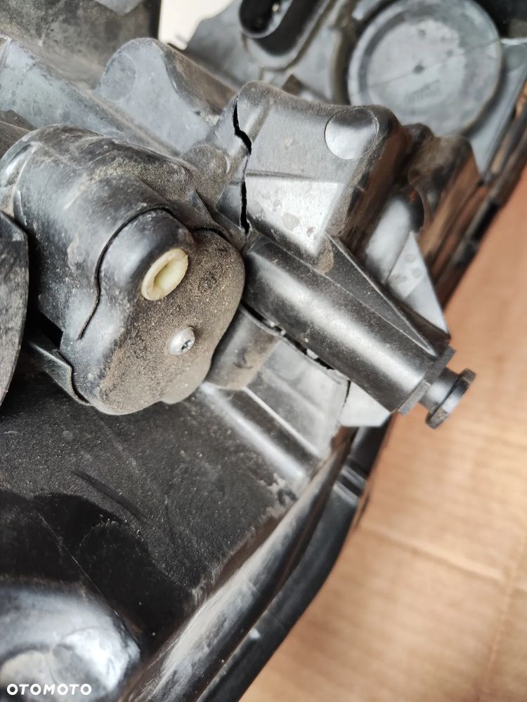 Skoda Scala Lampa przednia Prawa  657 941 016 - 4