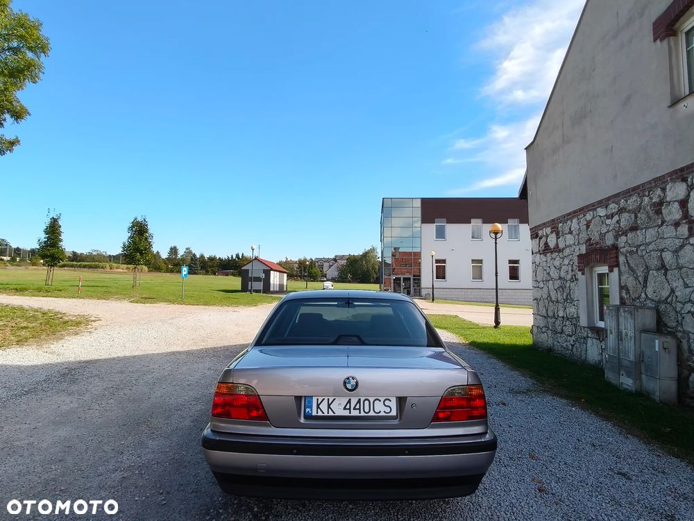 BMW Seria 7 - 10