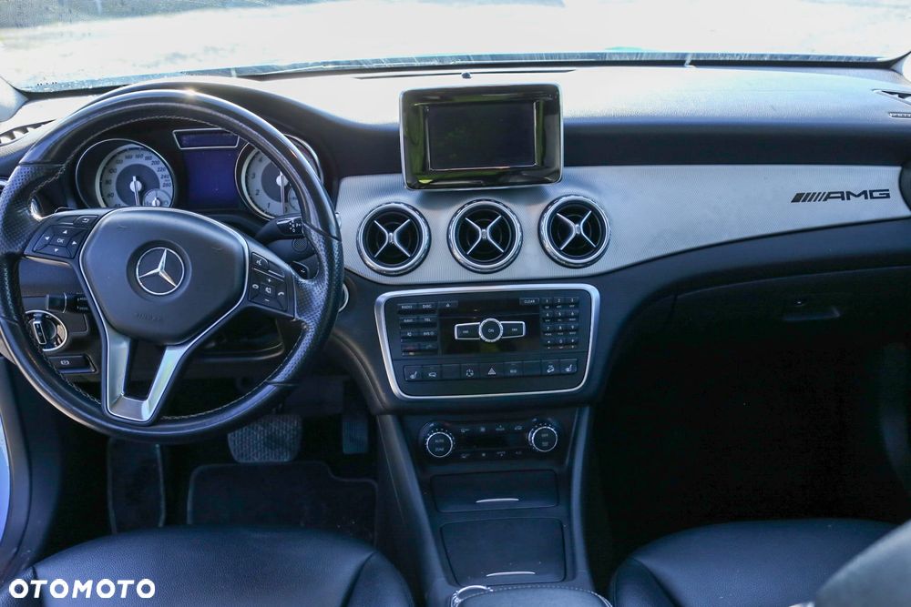 Mercedes-Benz GLA 250 4Matic 7G-DCT SCORE - 11