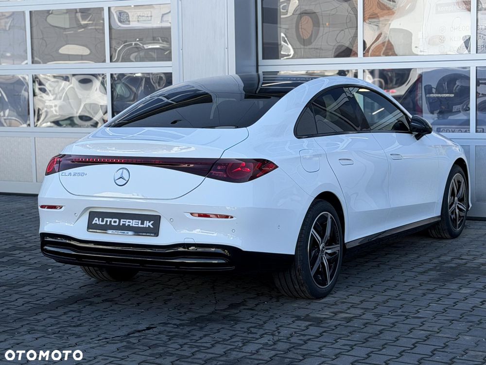 Mercedes-Benz CLA - 9