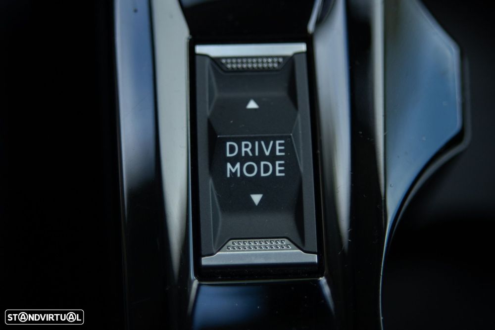 Peugeot 2008 1.2 PureTech Allure Pack - 29