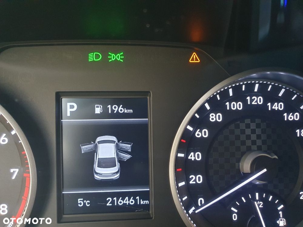 Hyundai Elantra 1.6 Comfort Premiere - 18