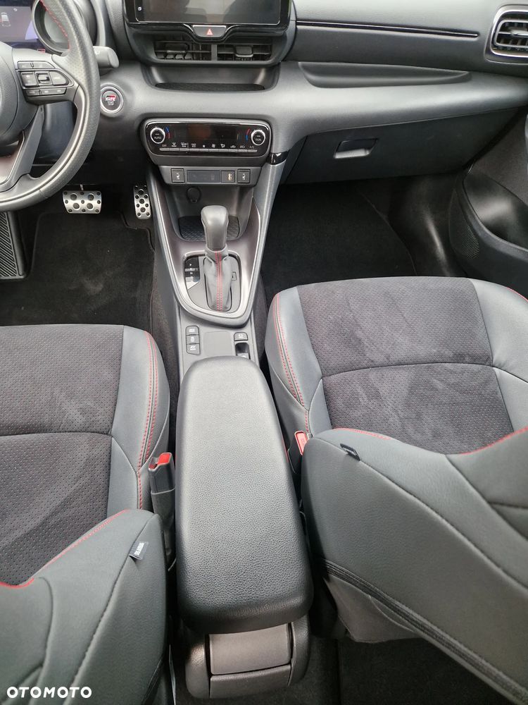 Toyota Yaris Hybrid 1.5 GR Sport - 21