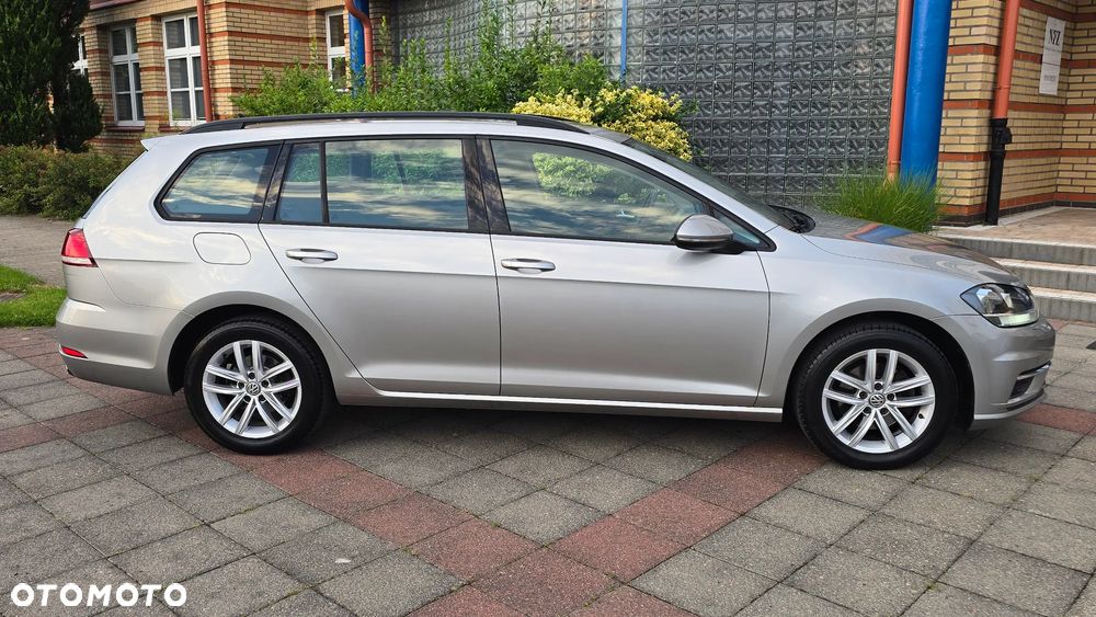 Volkswagen Golf - 8