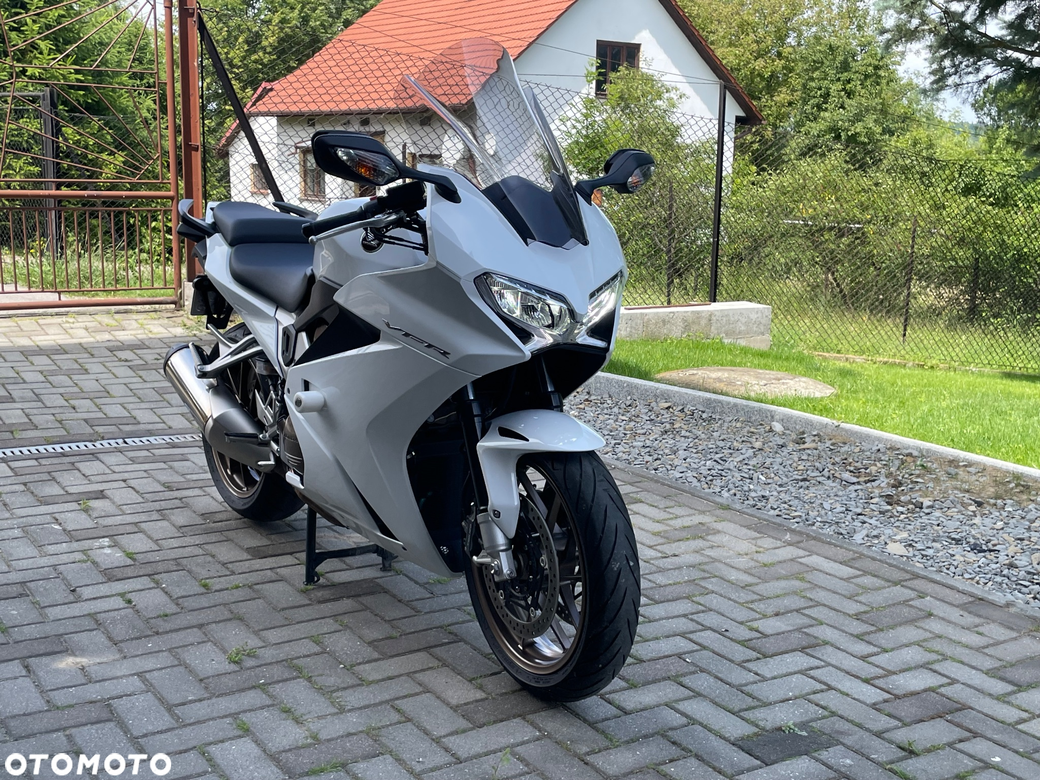 Honda VFR - 2