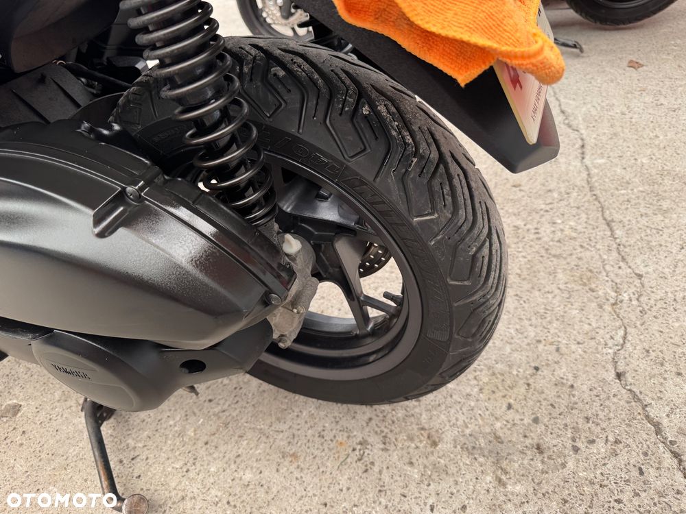 Yamaha X-max - 28