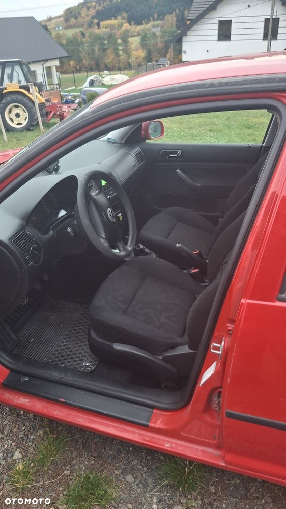 Volkswagen Golf - 5