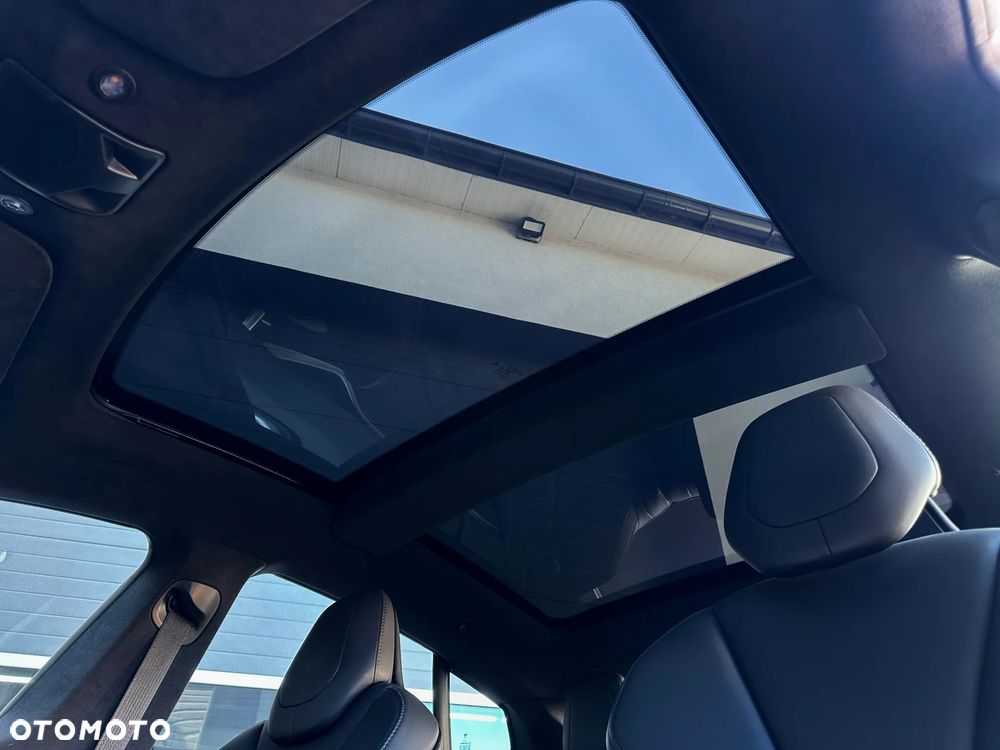 Tesla Model S - 31