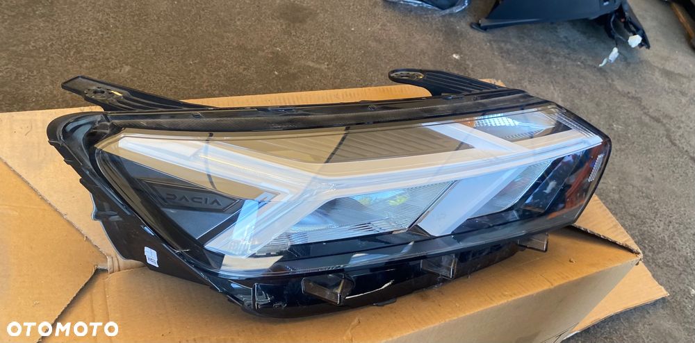 DACIA Sandero III 3 STEPWAY Lift Logan III Jogger LAMPA PRZEDNIA PRAWA REFLEKTOR PRAWY PRZÓD LEDOWA led full led  260107920R biała biały środek   Wwa - 4