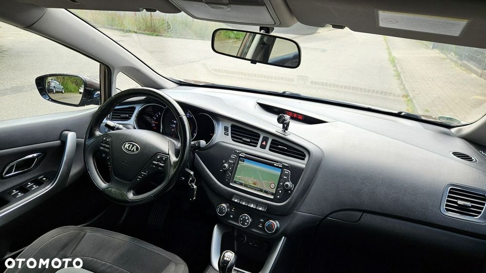 Kia Ceed 1.6 CRDi 128 Dream Team Edition - 27