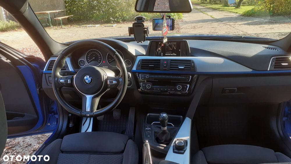 BMW Seria 3 320i xDrive M Sport - 21