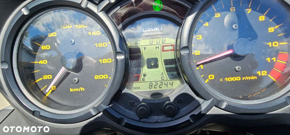 Suzuki V-STROM - 12