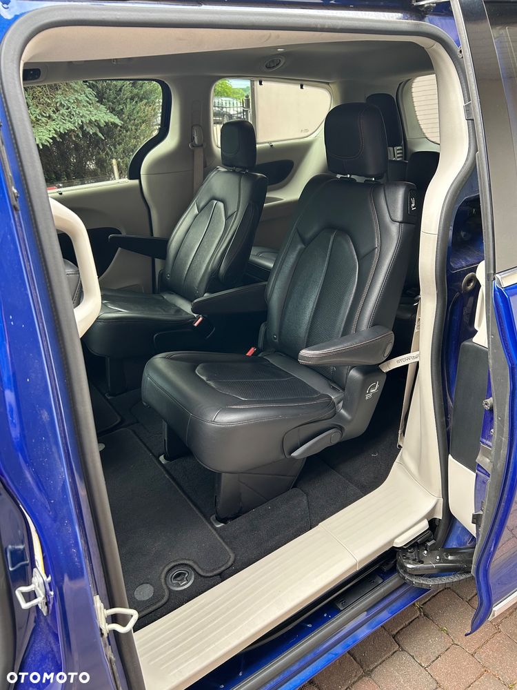 Chrysler Pacifica - 7