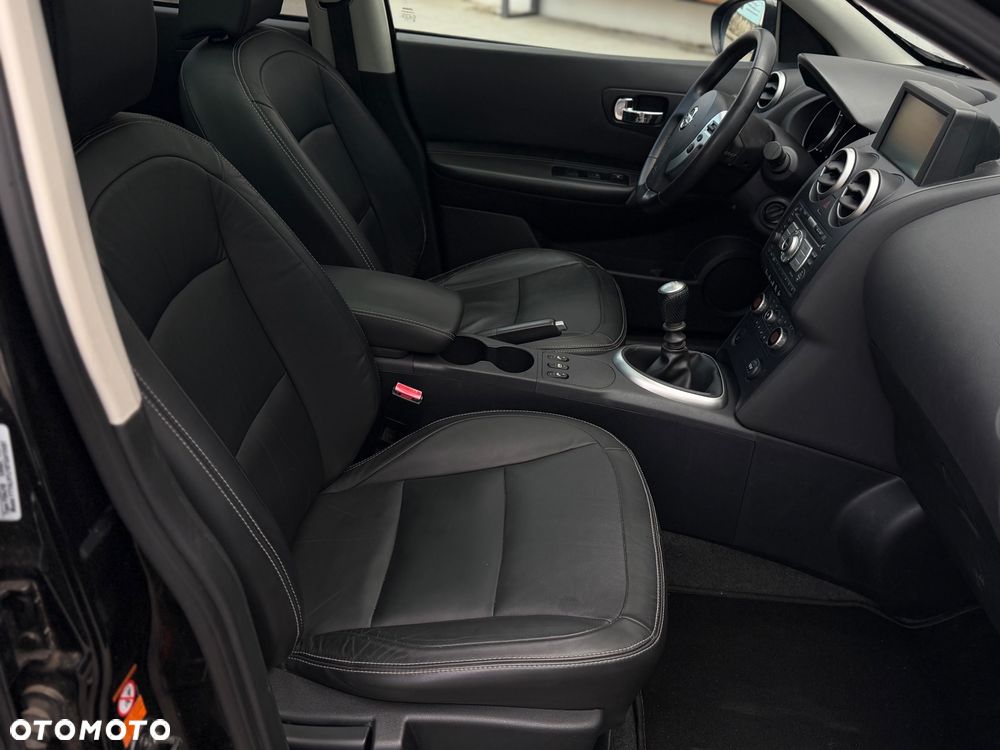 Nissan Qashqai 2.0 dCi DPF tekna - 23