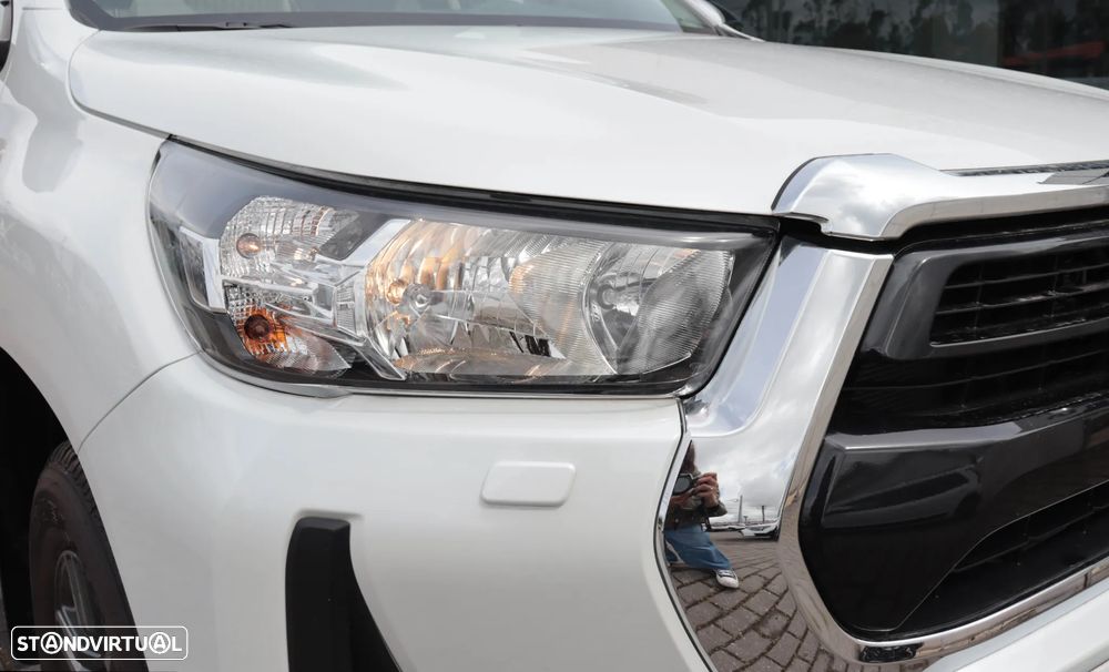 Toyota Hilux 2.4 D-4D 4WD CD CH Aut. - 7