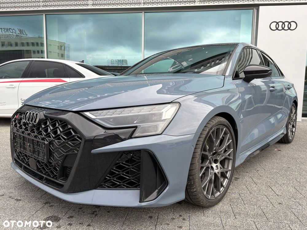 Audi RS3 Limousine - 3