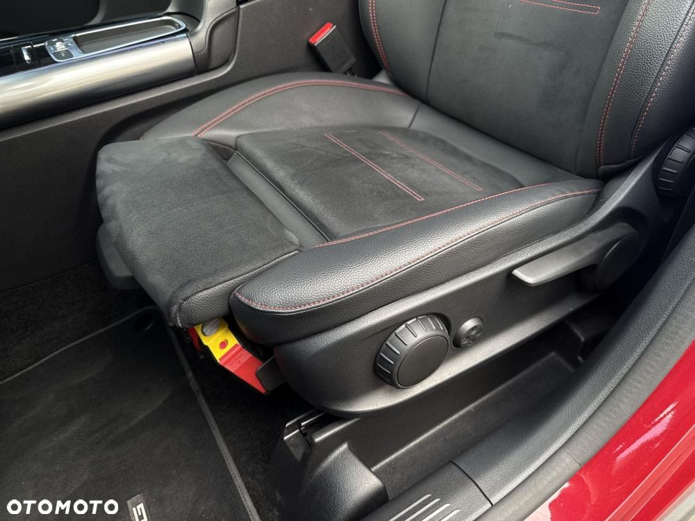 Mercedes-Benz GLA - 14