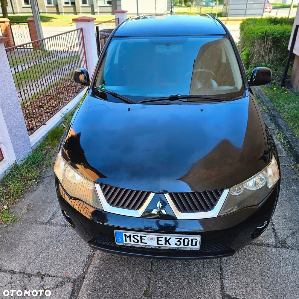 Mitsubishi Outlander - 1