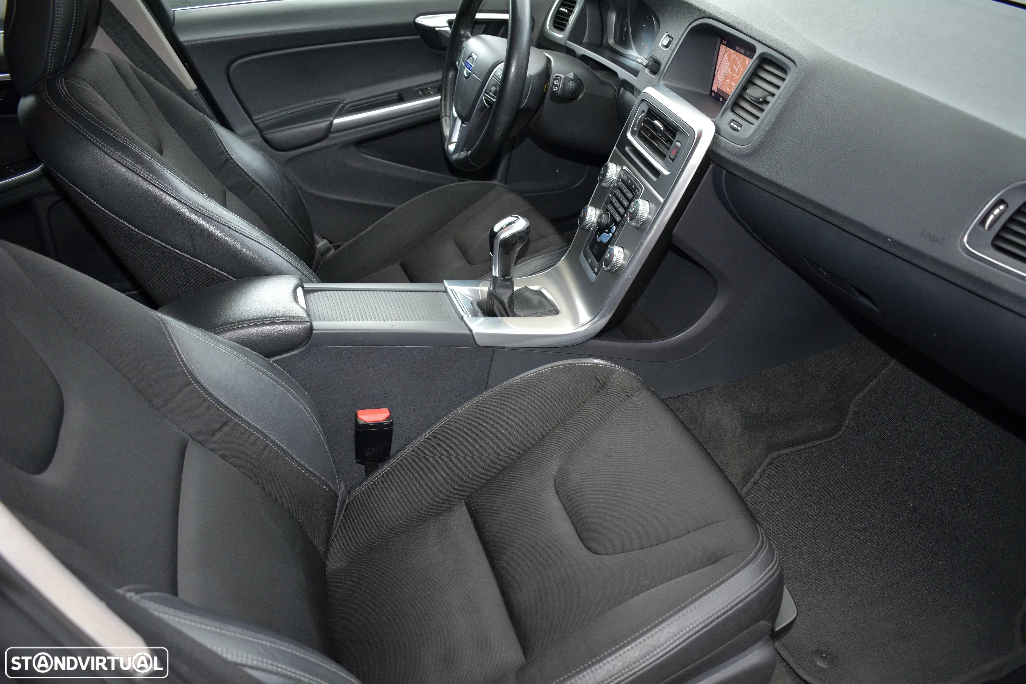 Volvo V60 2.0 D2 Momentum - 14