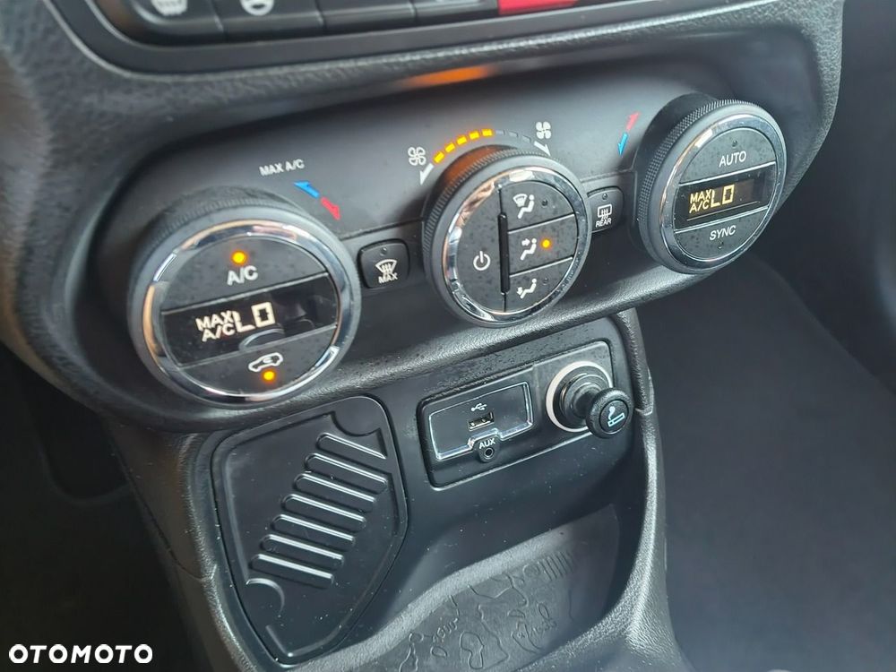 Jeep Renegade 1.6 E-TorQ Longitude FWD - 14