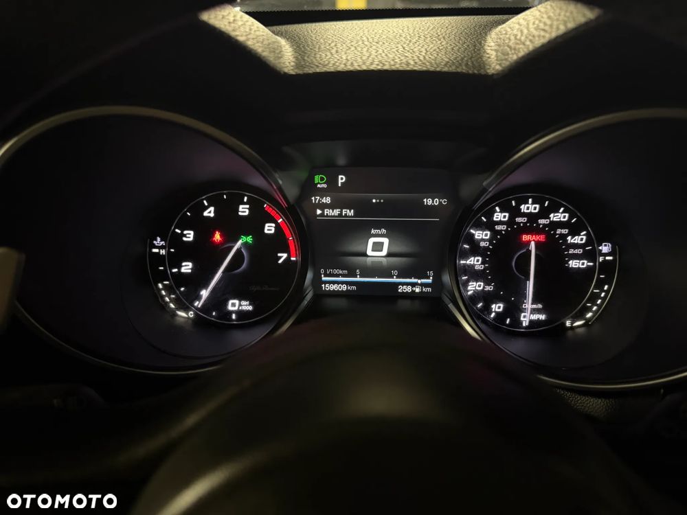 Alfa Romeo Stelvio - 12
