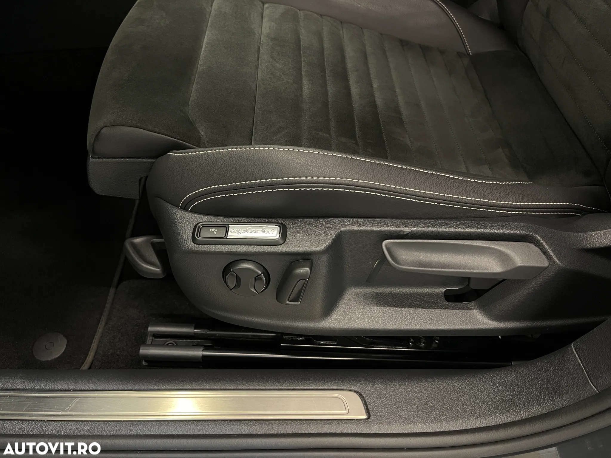 Volkswagen Passat 2.0 TDI DSG Highline - 23