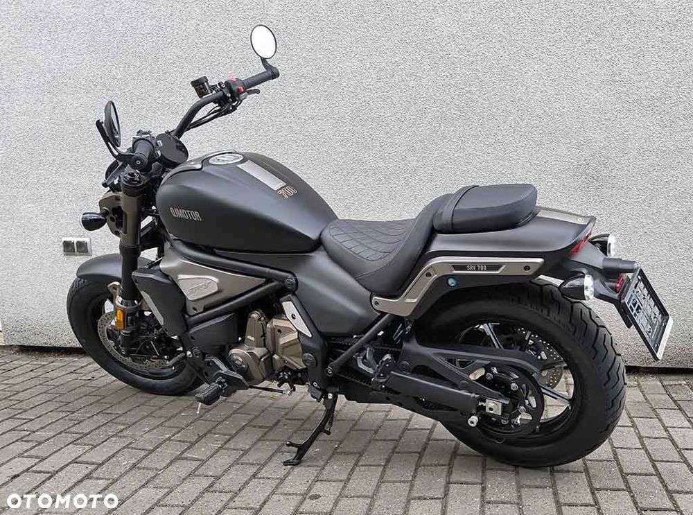 QJMOTOR SRV 700 - 10