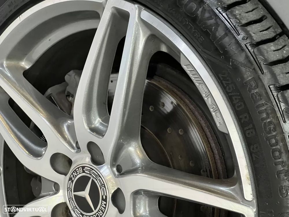 Mercedes-Benz CLA 200 d Shooting Brake AMG Line Aut. - 25