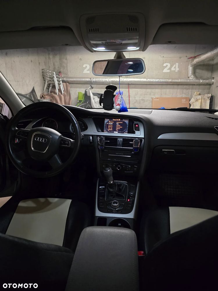 Audi A4 Avant - 16