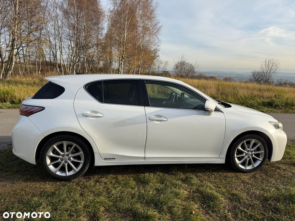 Lexus CT - 7