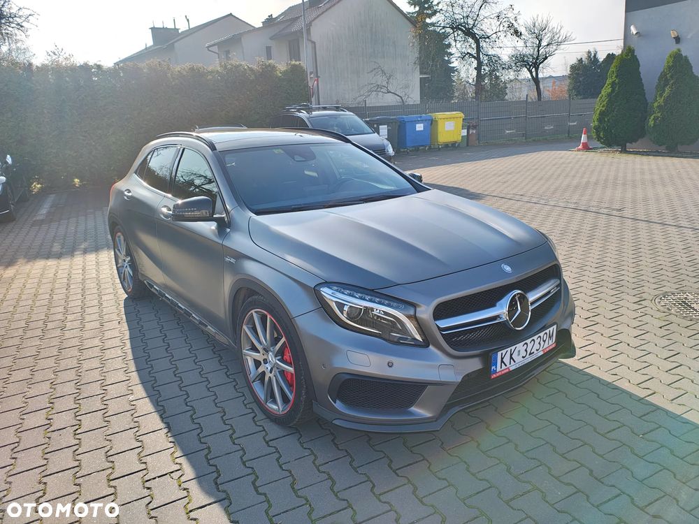 Mercedes-Benz GLA - 1