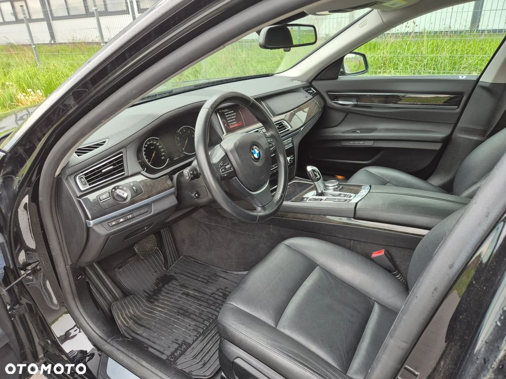 BMW Seria 7 740Li - 19