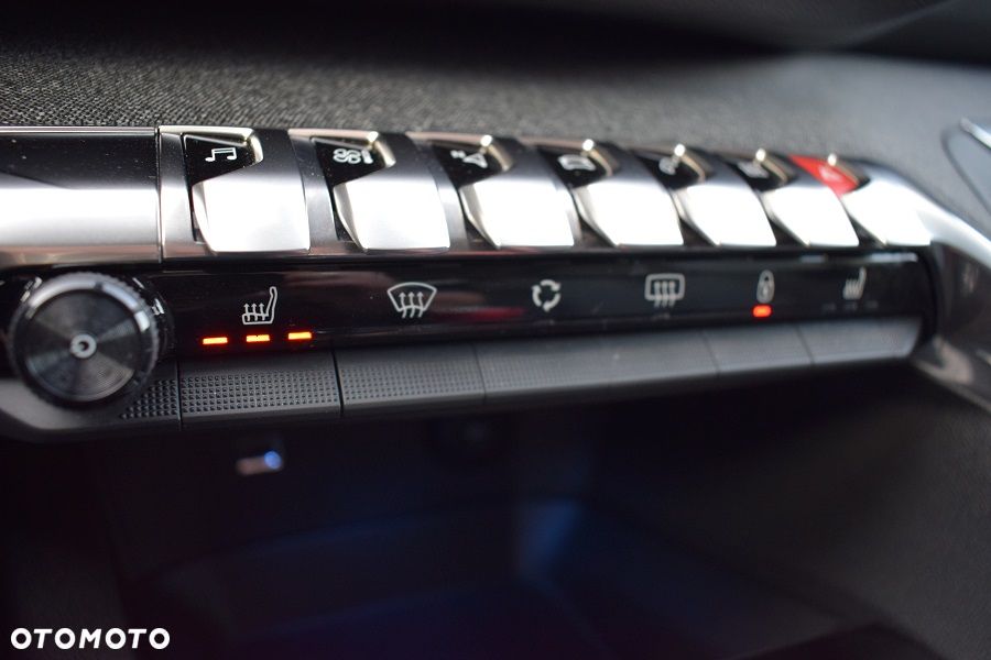 Peugeot 3008 PureTech 130 Stop & Start GPF EAT8 Allure - 25