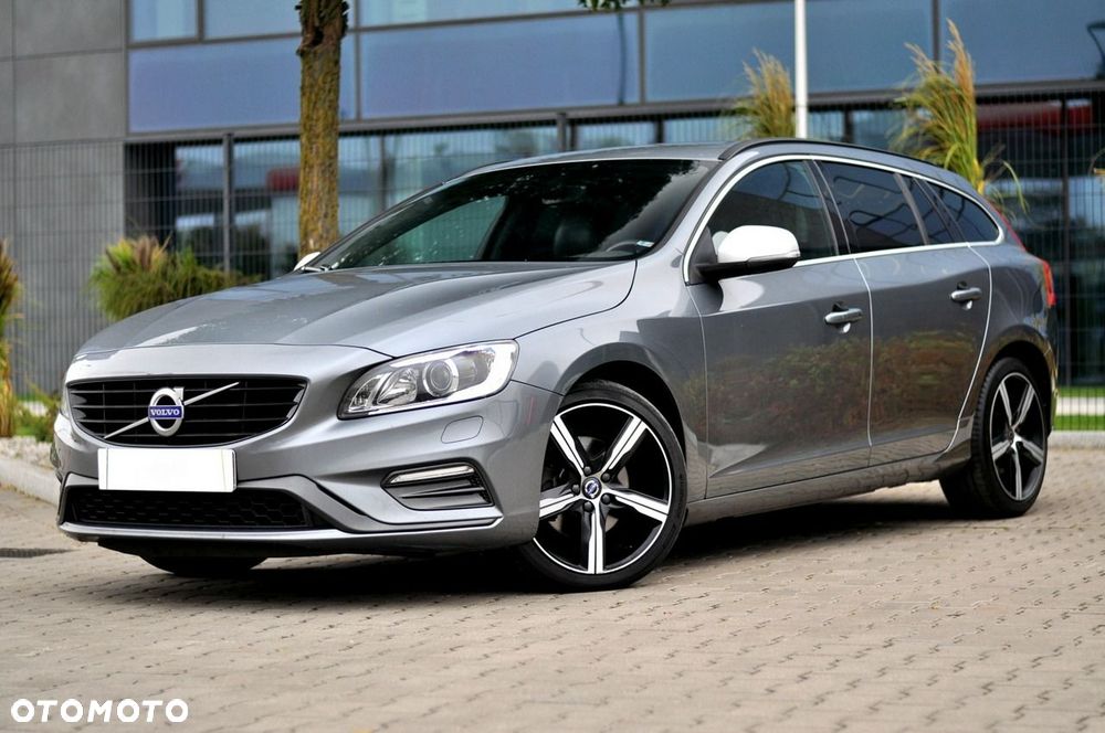Volvo V60 D3 R-Design - 9
