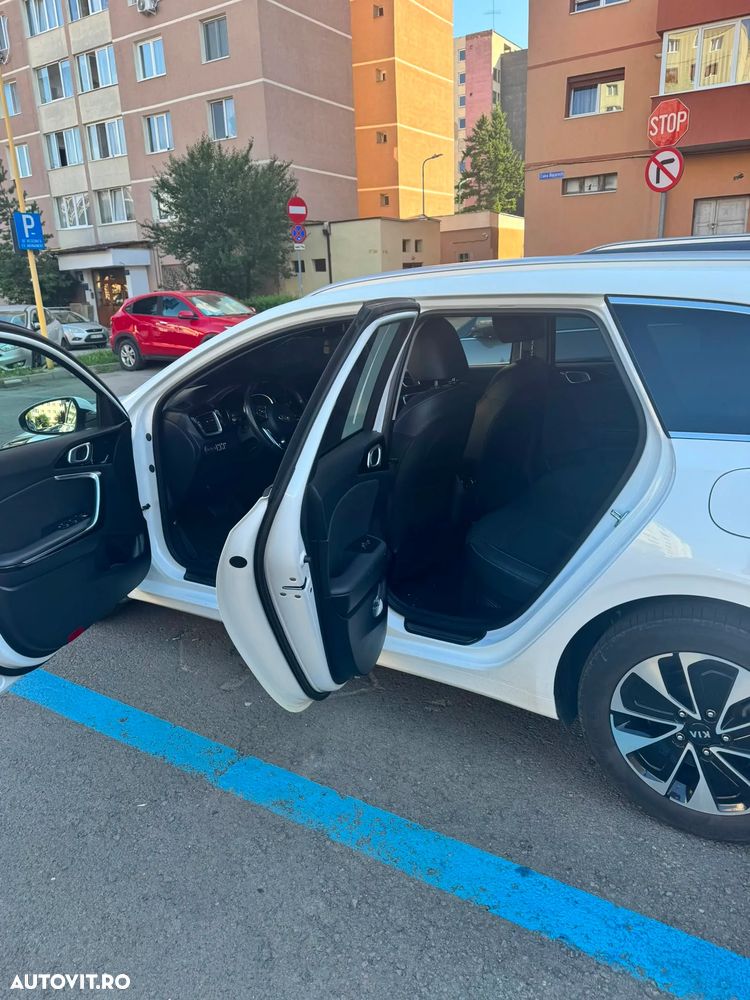 Kia Ceed - 10