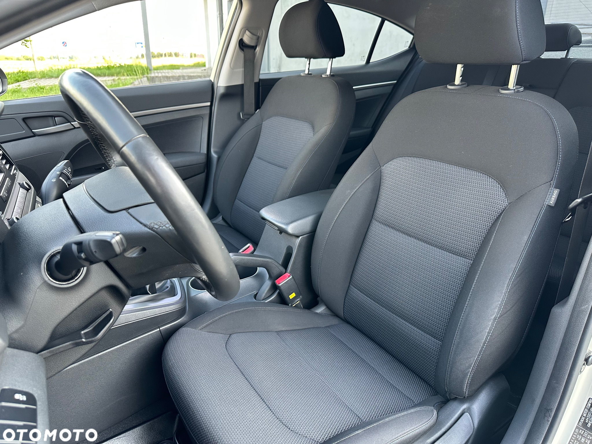 Hyundai Elantra 1.6 Comfort - 14