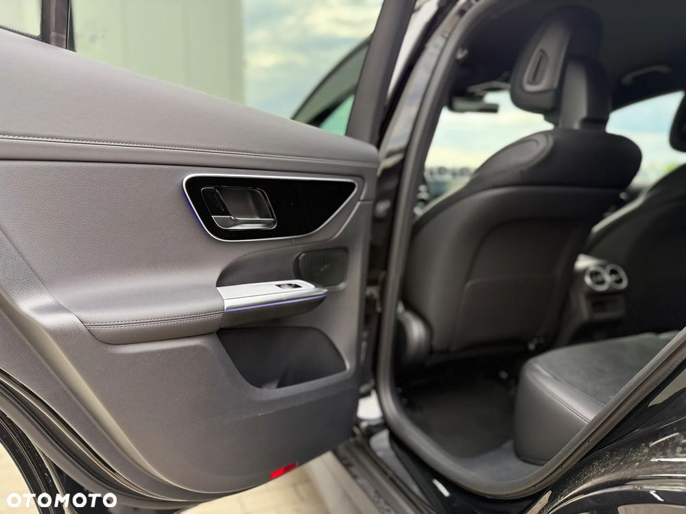 Mercedes-Benz GLC - 32