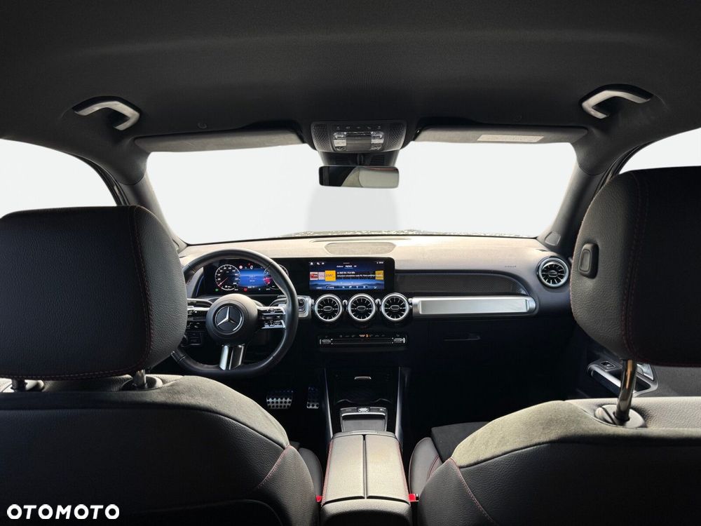 Mercedes-Benz GLB - 14