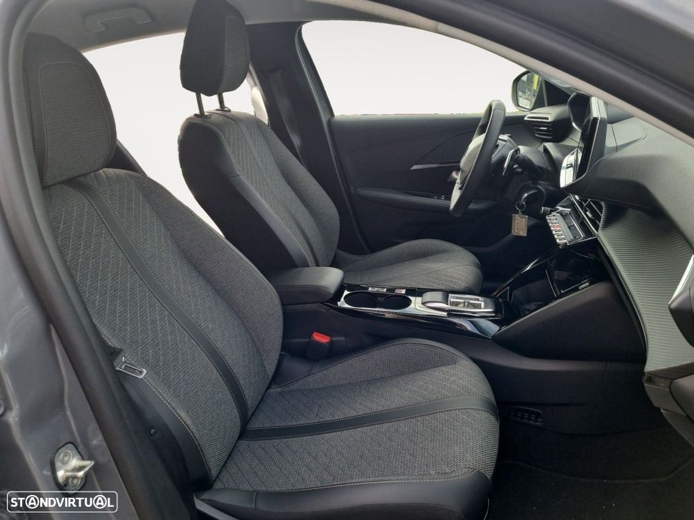 Peugeot 208 - 15