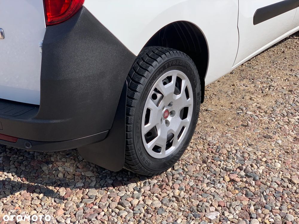 Fiat PROFESSIONAL DOBLO L2 Long VAN MAXI WZMOCNIONY Ładowność 961kg, Homologacja cięż. VAT-1, HAK 1300kg wpinany, BAGAŻNIK, Alarm, Czujniki parkowania, Halogeny, Podgrzewane fotele, Koła 16' MOCNY NAPĘD 1.6 MultiJet, 105KM Emisja spalin Euro-6, Skrzynia biegów 6cio stopniowa! Oryginalna zabudowa paki, - 24