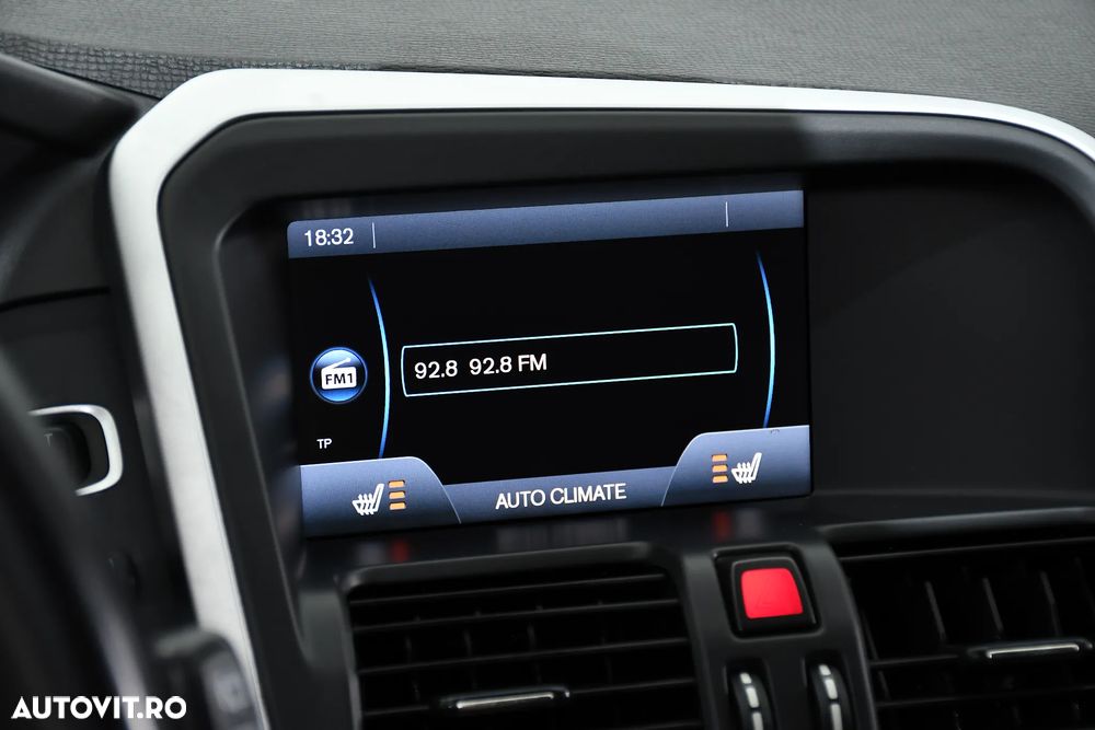 Volvo XC 60 D3 AWD Ocean Race - 20