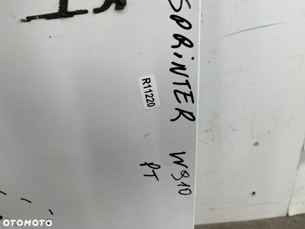 Drzwi Mercedes w910 w907 sprinter 3 III 2018r.- prawe tylne na szybę wysokość 200cm. - 15